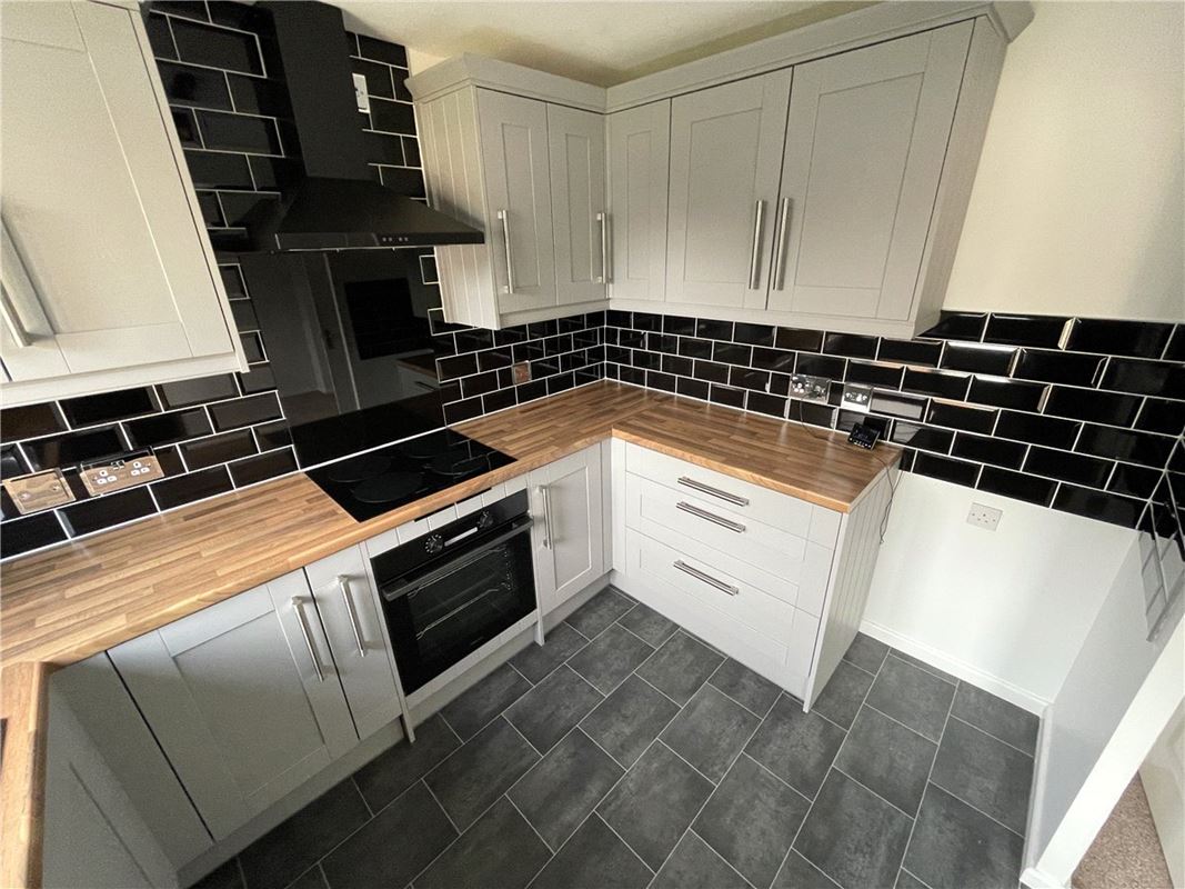 3 bedroom house, Leasows Park, Shawbury SY4 - Available