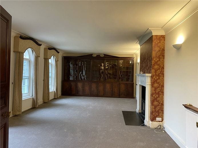 6 bedroom house, Gredington, Hanmer SY13 - Available