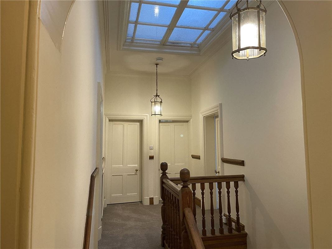 6 bedroom house, Gredington, Hanmer SY13 - Available