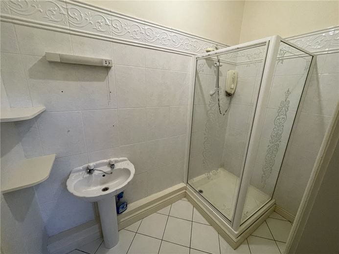 6 bedroom house, Gredington, Hanmer SY13 - Available