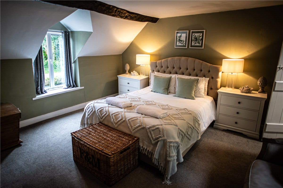 2 acres House, Abbey Road, Llangollen LL20 - Available