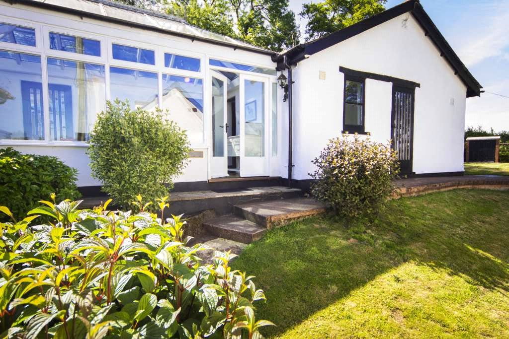  bedroom house, Huntsham, Tiverton EX16 - Available