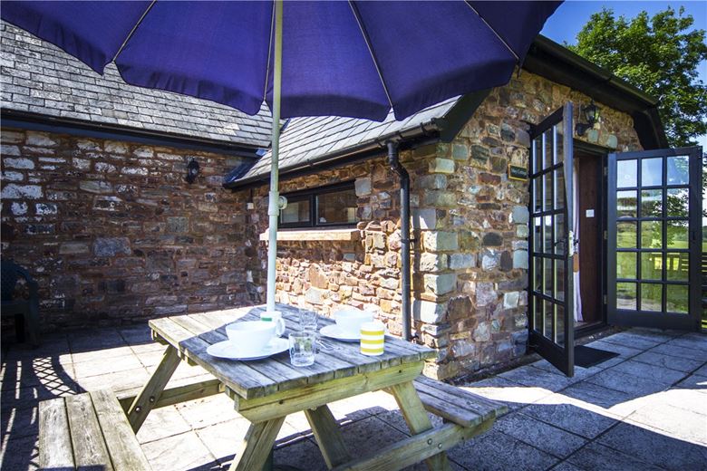  bedroom house, Huntsham, Tiverton EX16 - Available