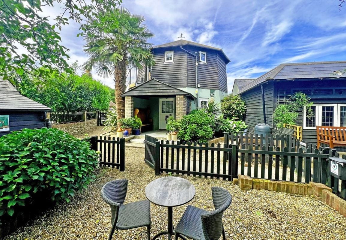 5 bedroom house, Hunston Mill House & Cottages, Selsey Road PO20 - Available