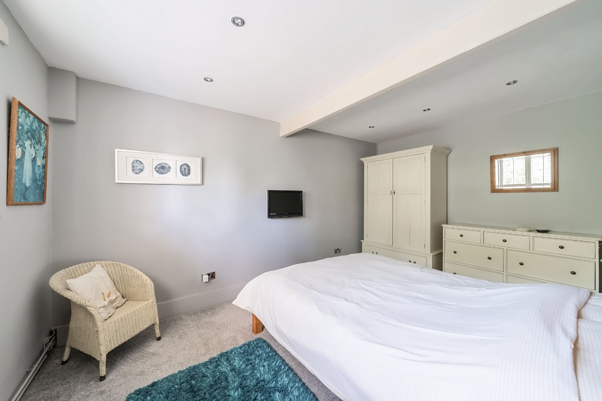 7 bedroom house, School Lane, Compton Dundon TA11 - Available