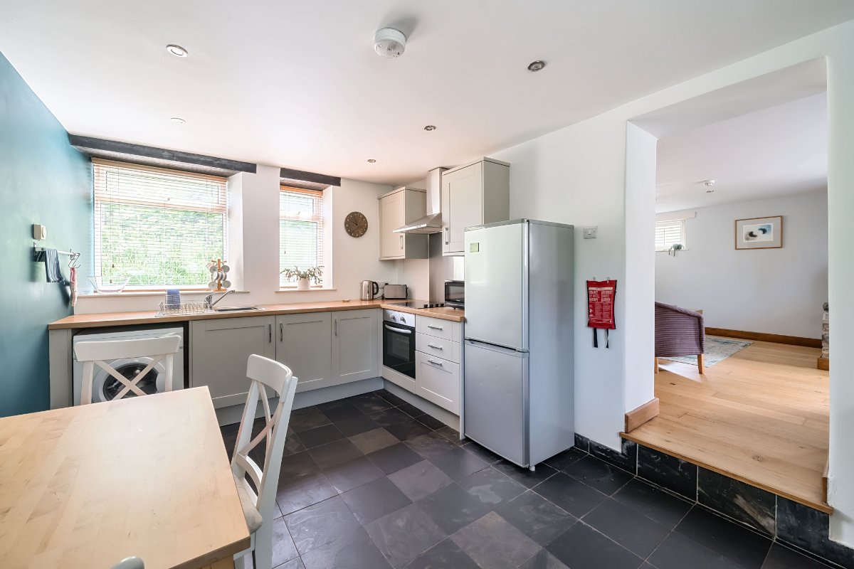 7 bedroom house, School Lane, Compton Dundon TA11 - Available