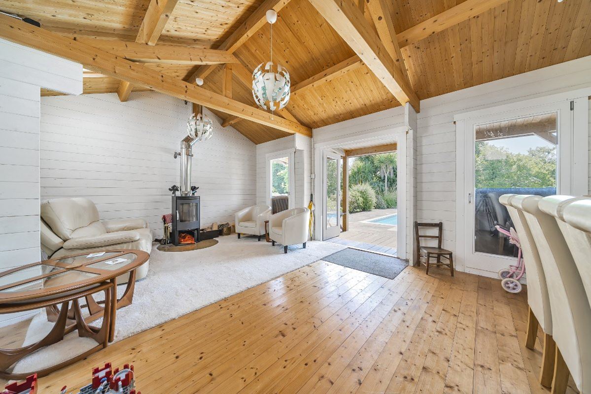 6 bedroom house, Glastonbury Road, Meare BA6 - Available