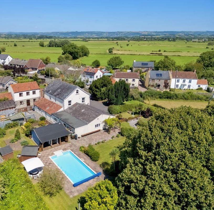 6 bedroom house, Glastonbury Road, Meare BA6 - Available