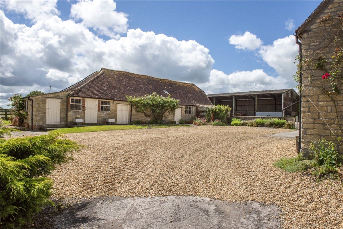  bedroom house, Moorside, Sturminster Newton DT10 - Available