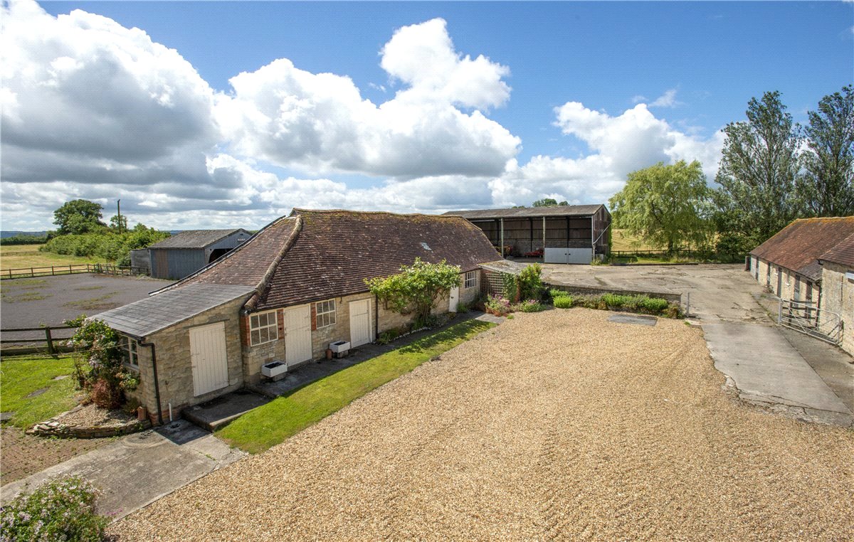  bedroom house, Moorside, Sturminster Newton DT10 - Available