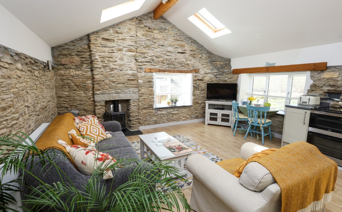 7 bedroom house, Wilton Mill Farm & Cottages, Pelynt PL13 - Sold