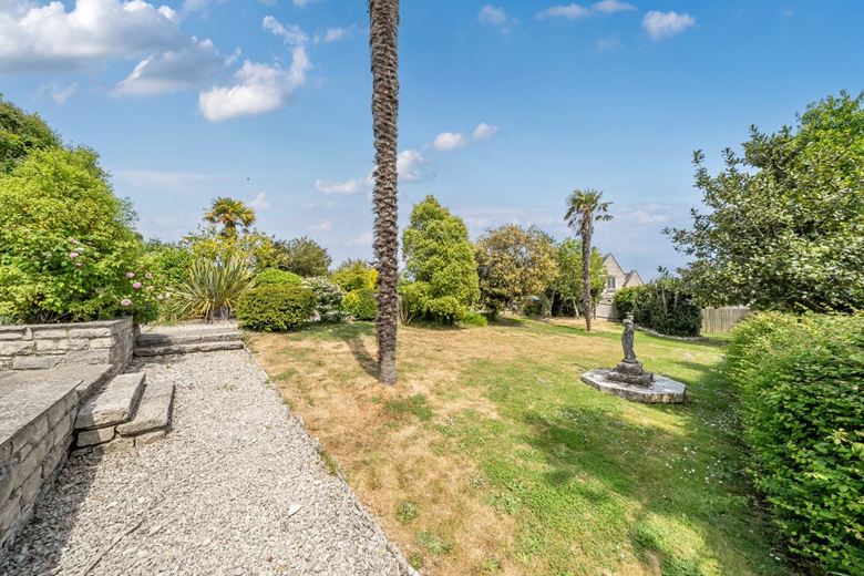 8 bedroom house, High Street, Swanage BH19 - Available