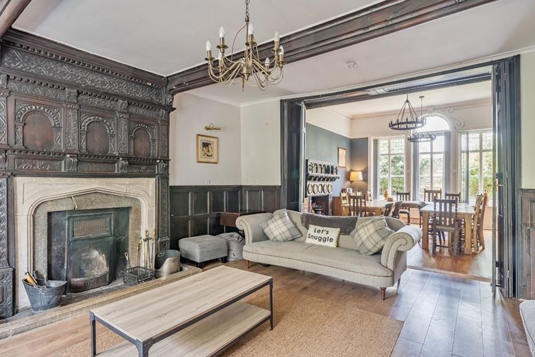 8 bedroom house, High Street, Swanage BH19 - Available