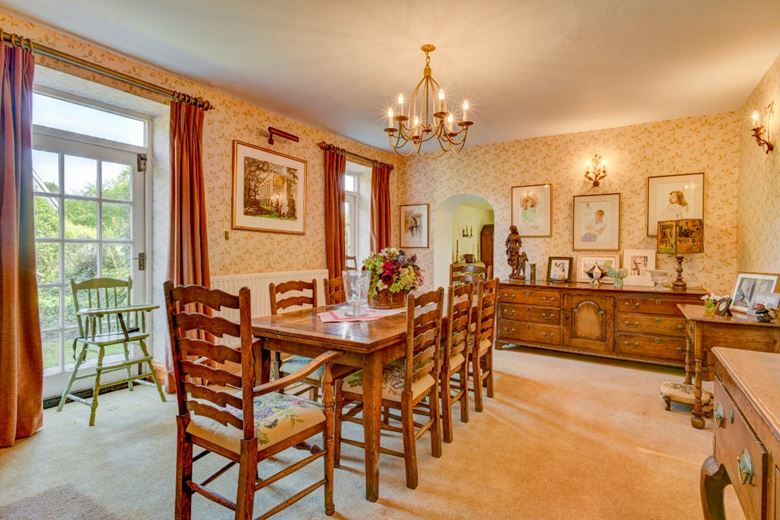 5 bedroom house, Lot 1: Manor Farm, Alhampton BA4 - Sold