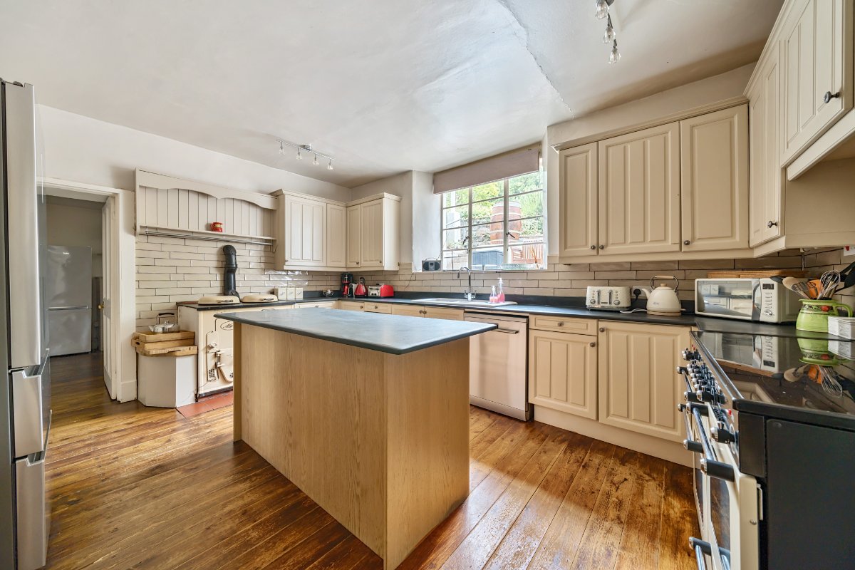 14 bedroom house, Landkey Road, Barnstaple EX32 - Available