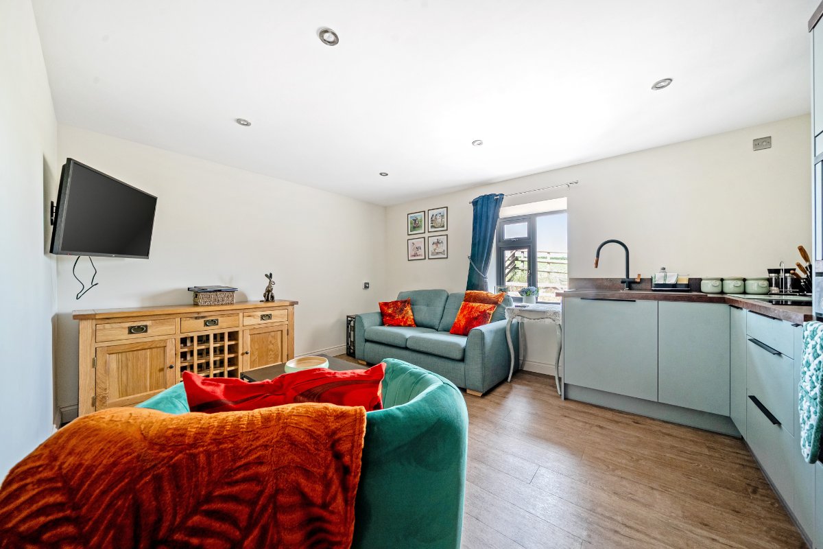 9 bedroom house, St. Weonards, Hereford HR2 - Available