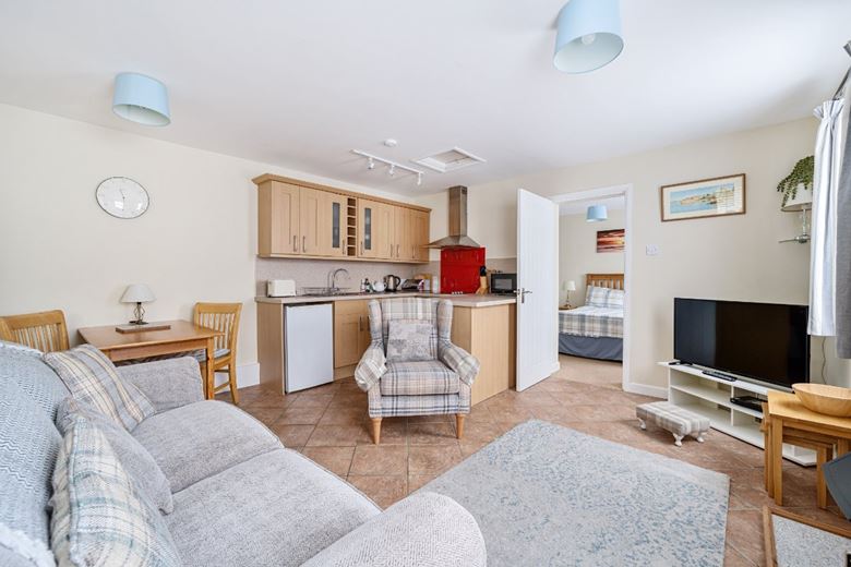 5 bedroom house, Lender Lane, Mullion TR12 - Available