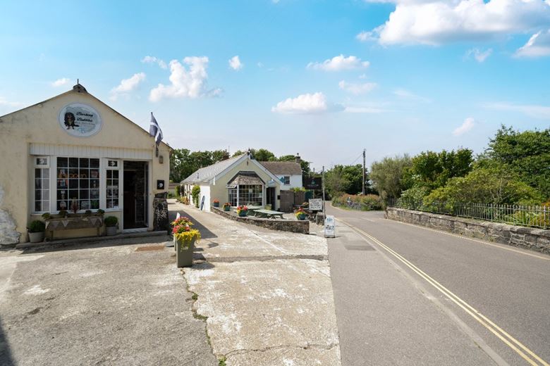 5 bedroom house, Lender Lane, Mullion TR12 - Available