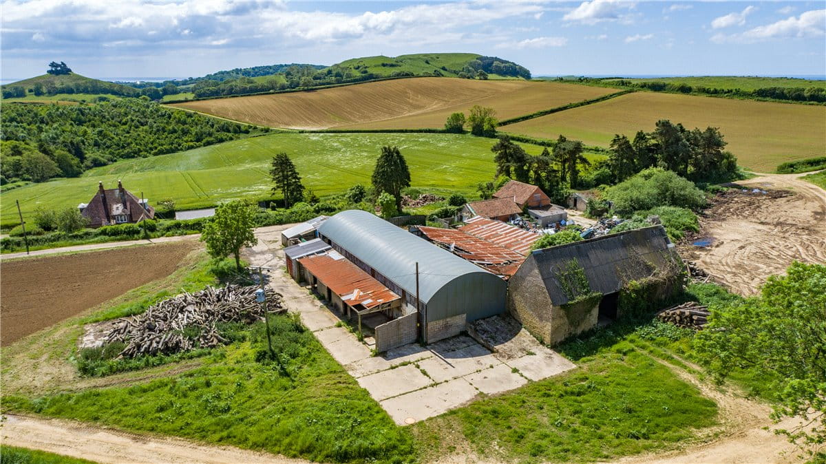 258 acres House, Symondsbury, Bridport DT6 - Available