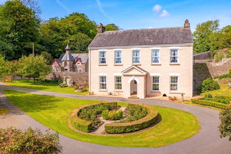 91.6 acres Country Estate, Menheniot, Liskeard PL14 - Available