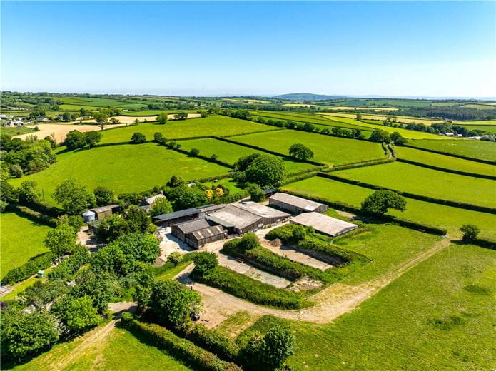 101.7 acres House, Liskeard, Cornwall PL14 - Available