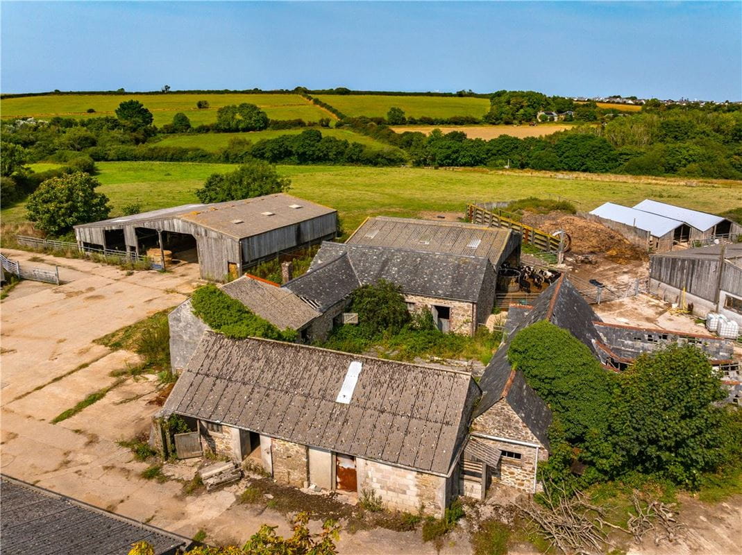 4.4 acres House, Grampound Road, Truro TR2 - Available