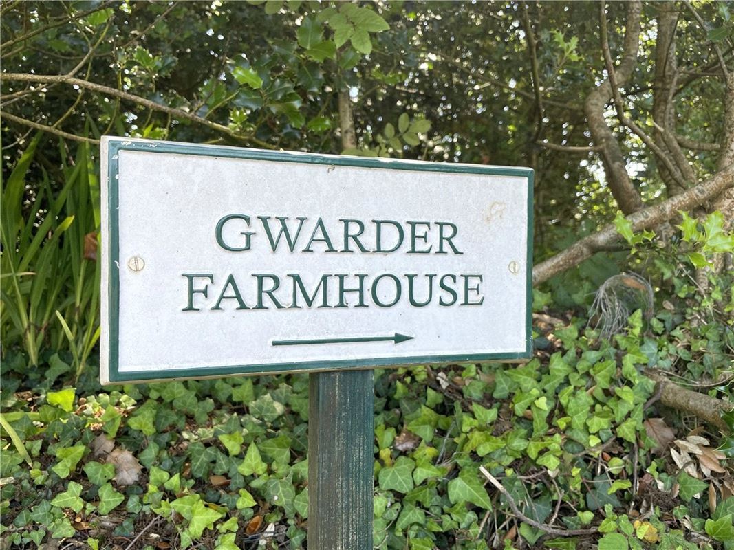  bedroom house, Enys, St. Gluvias TR10 - Available