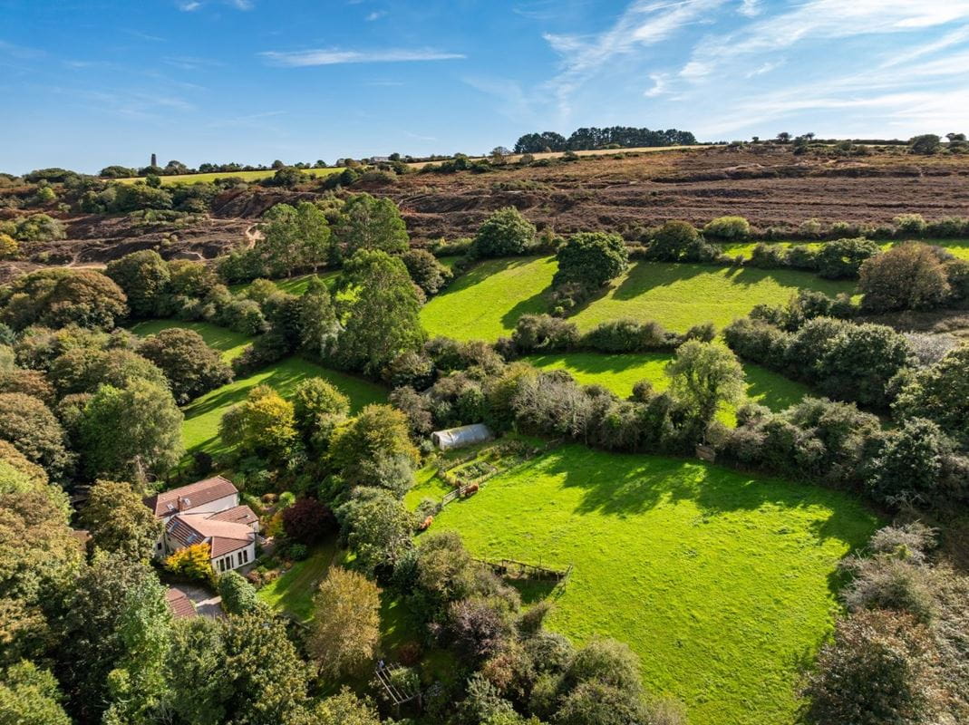 6.8 acres Farm, Hale Mills, Twelveheads TR4 - Available