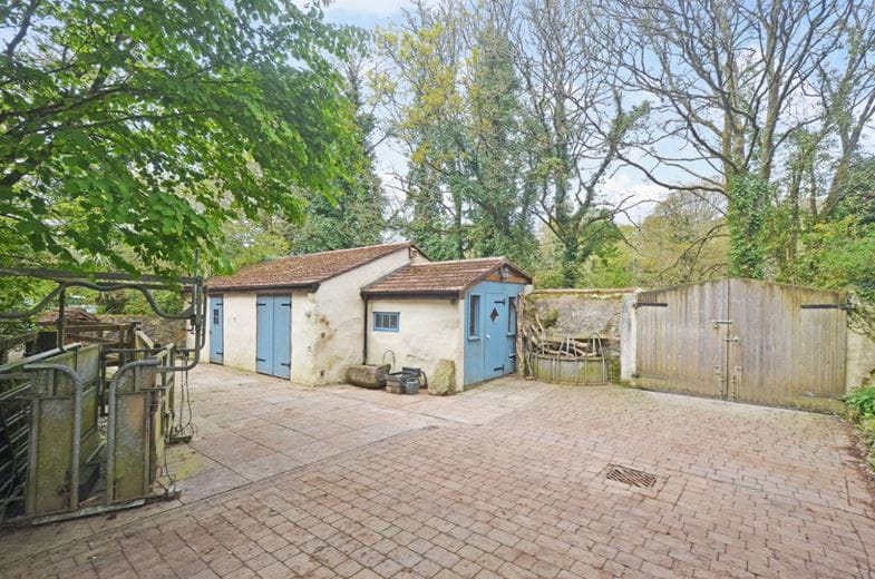 3.2 acres Farm, Hale Mills, Twelveheads TR4 - Available