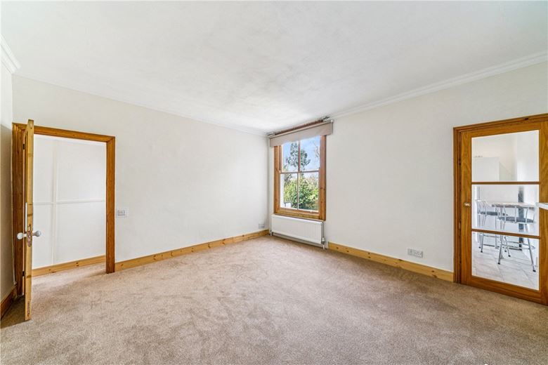 1 bedroom flat, Brodrick Road, London SW17 - Let Agreed