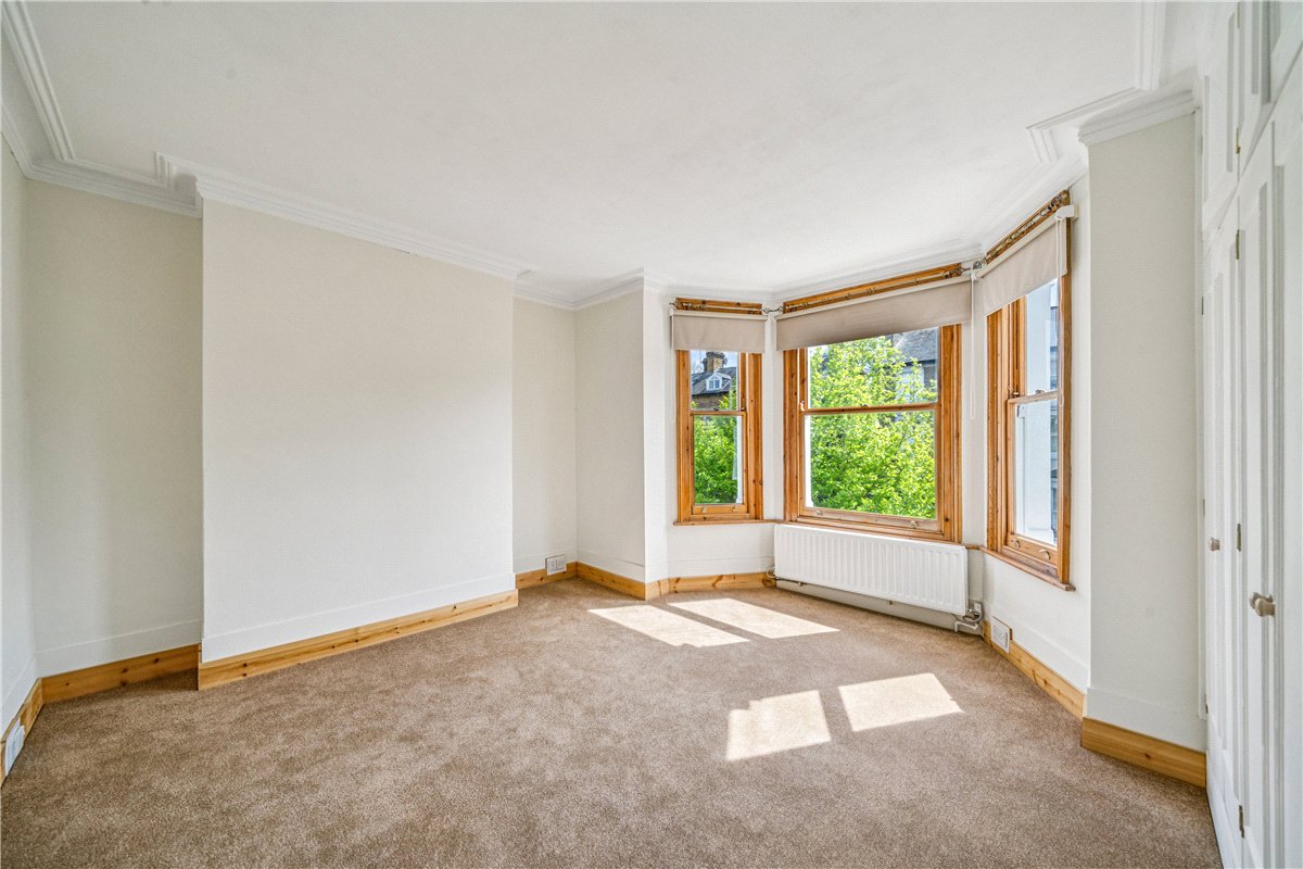 1 bedroom flat, Brodrick Road, London SW17 - Let Agreed