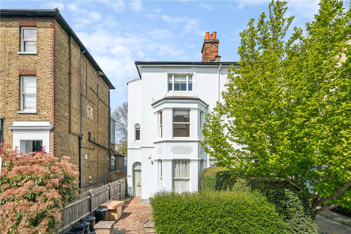 1 bedroom flat, Brodrick Road, London SW17 - Let Agreed