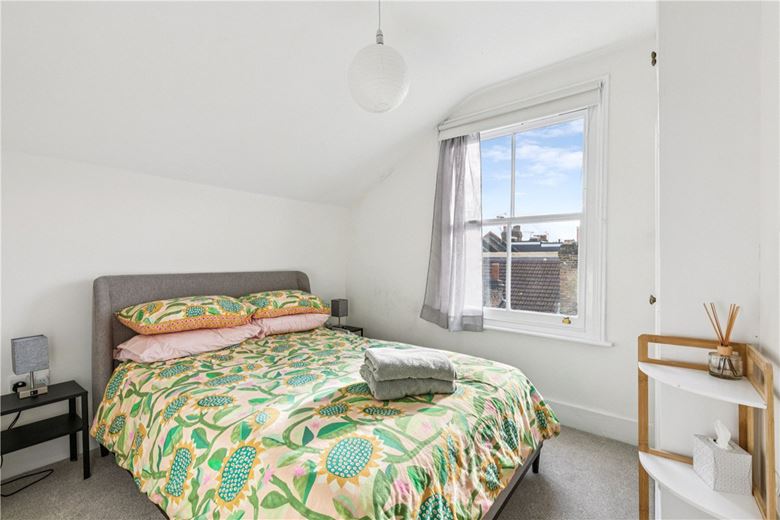 5 bedroom house, Cathles Road, London SW12 - Available