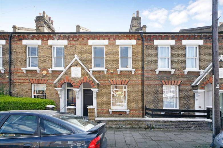 2 bedroom house, Eversleigh Road, London SW11 - Let Agreed
