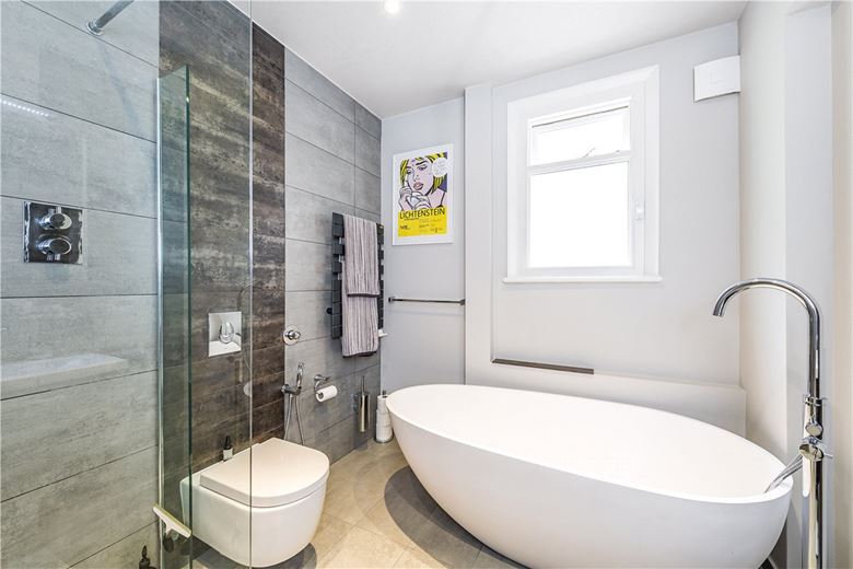 2 bedroom flat, Earlsfield Road, London SW18 - Available