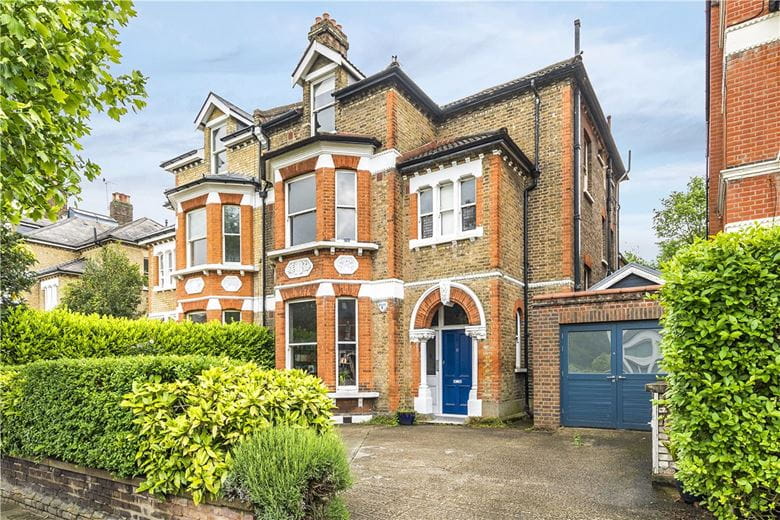 2 bedroom flat, Earlsfield Road, London SW18 - Let Agreed