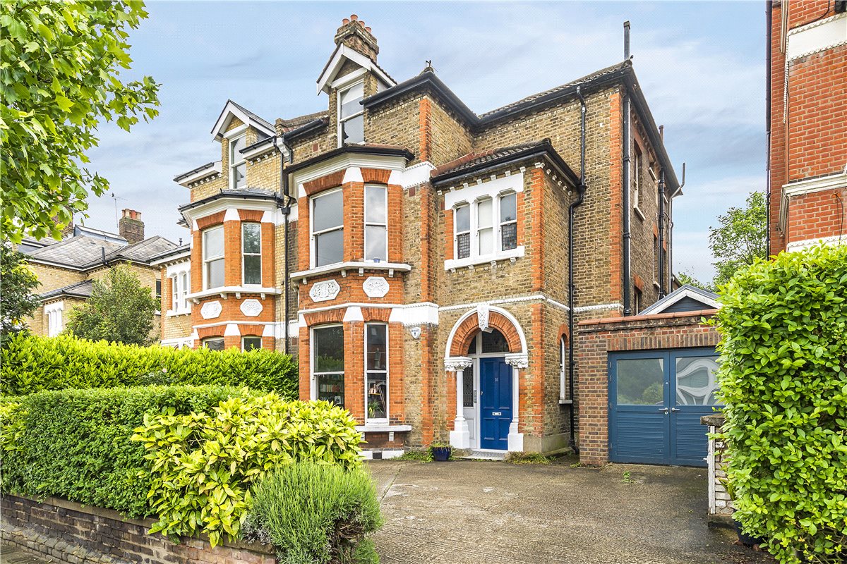 2 bedroom flat, Earlsfield Road, London SW18 - Available