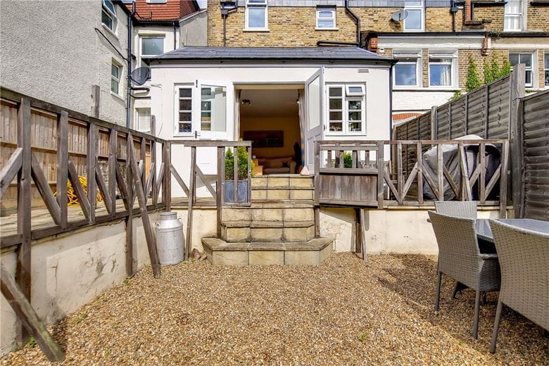 2 bedroom flat, Gleneagle Road, London SW16 - Available