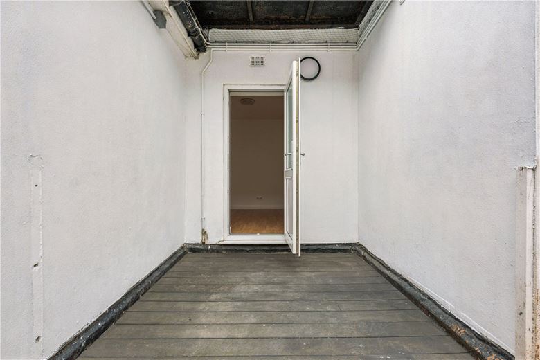 1 bedroom flat, Balham High Road, London SW12 - Available