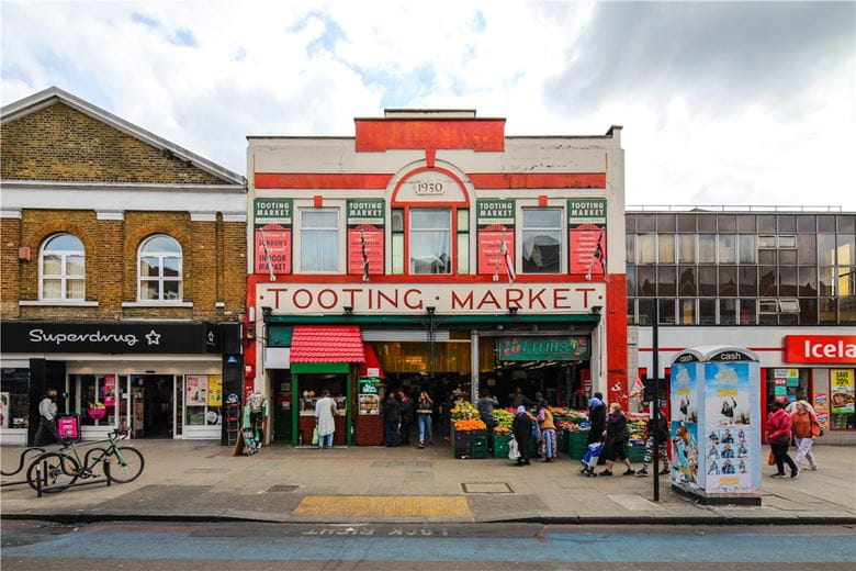 2 bedroom flat, Greyhound Parade, Wimbledon Grounds, London SW17 - Available