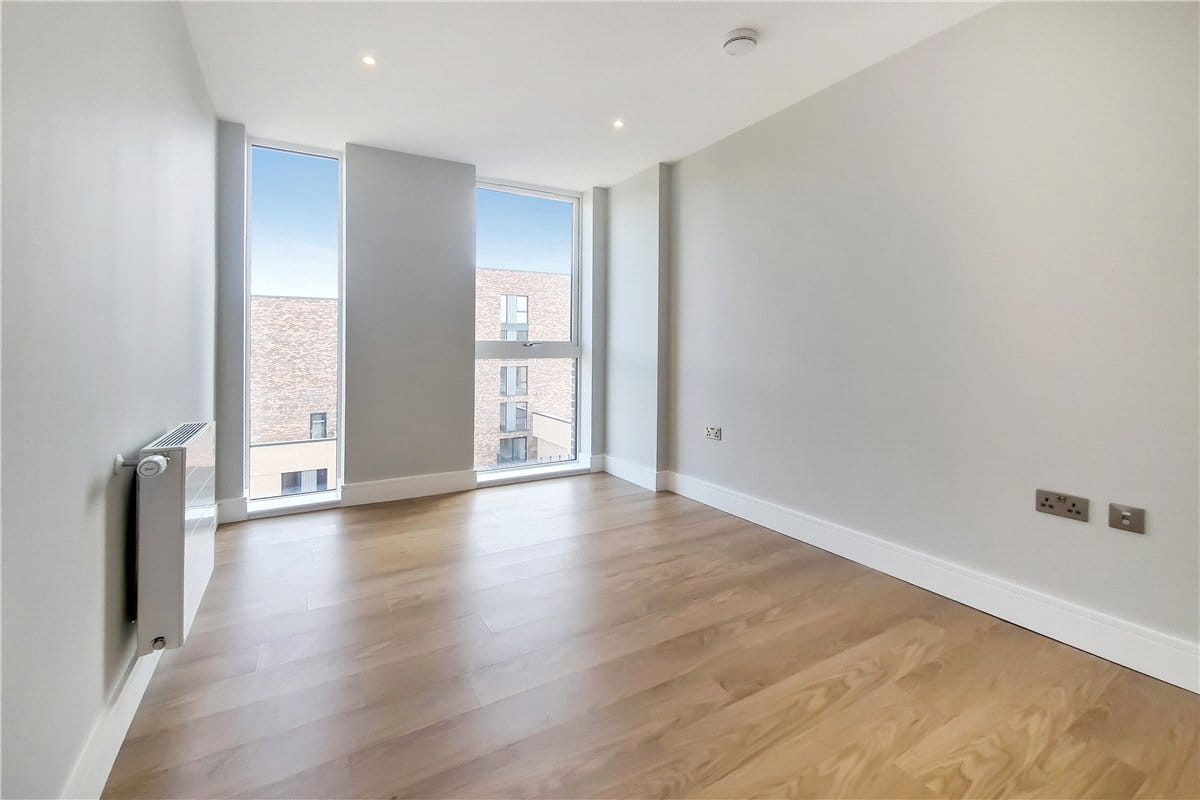 2 bedroom flat, Greyhound Parade, Wimbledon Grounds, London SW17 - Available