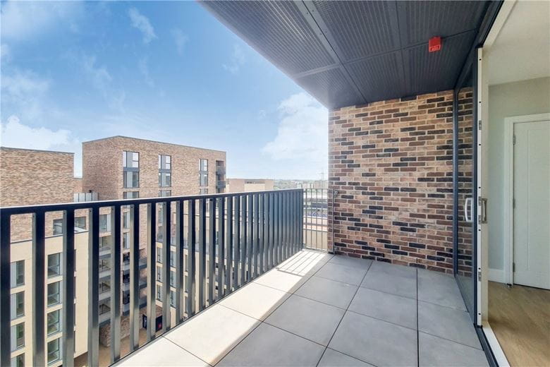 2 bedroom flat, Greyhound Parade, Wimbledon Grounds, London SW17 - Available