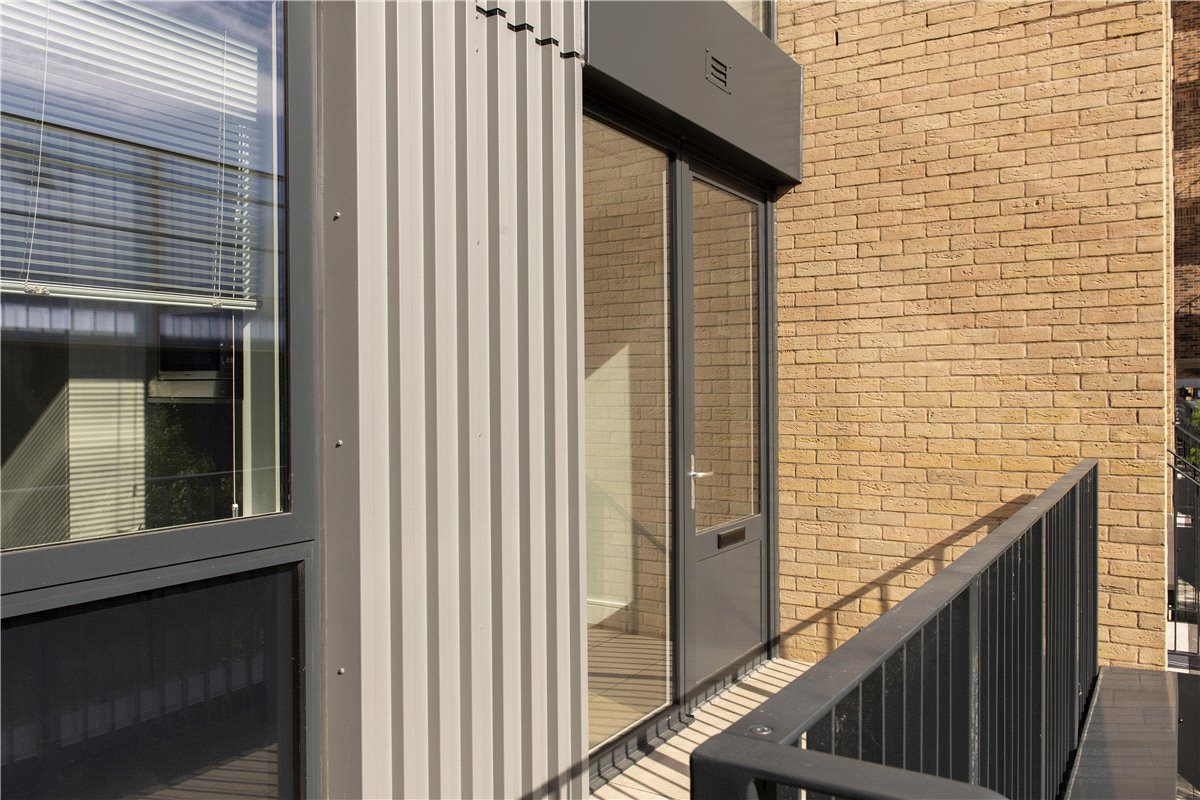 3 bedroom maisonette, Greyhound Parade, Wimbledon Grounds, London SW17 - Available