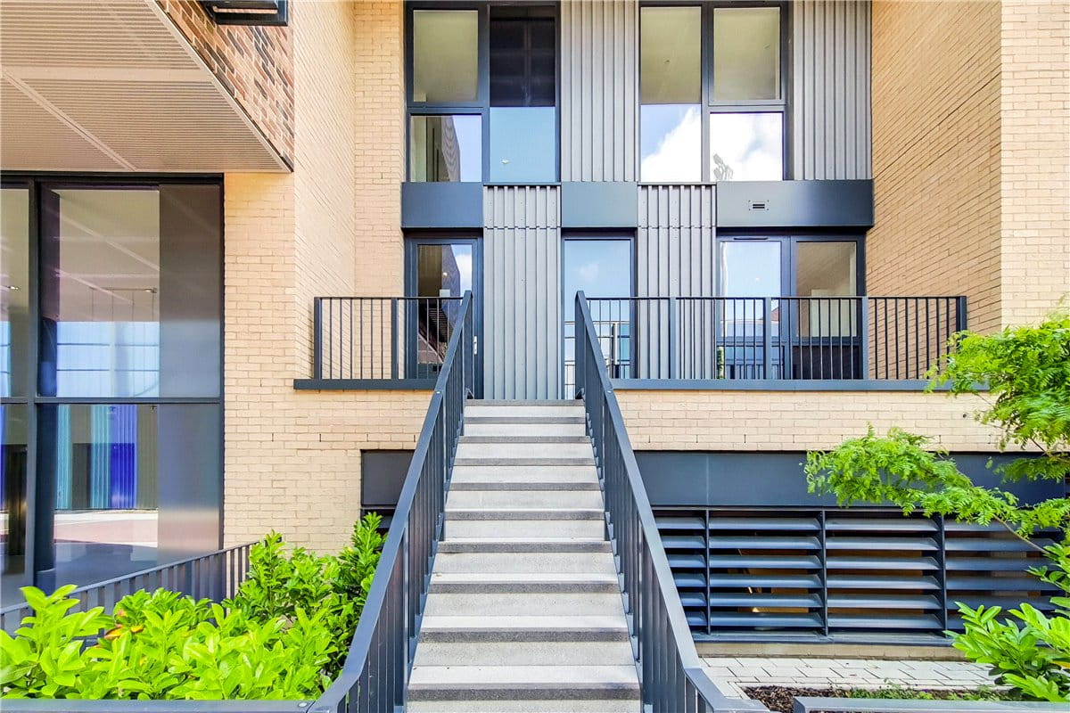 3 bedroom maisonette, Greyhound Parade, Wimbledon Grounds, London SW17 - Available