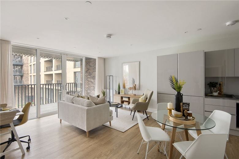 3 bedroom flat, Greyhound Parade, Wimbledon Grounds, London SW17