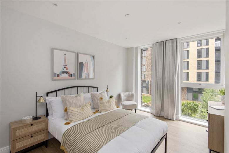 3 bedroom flat, Greyhound Parade, Wimbledon Grounds, London SW17