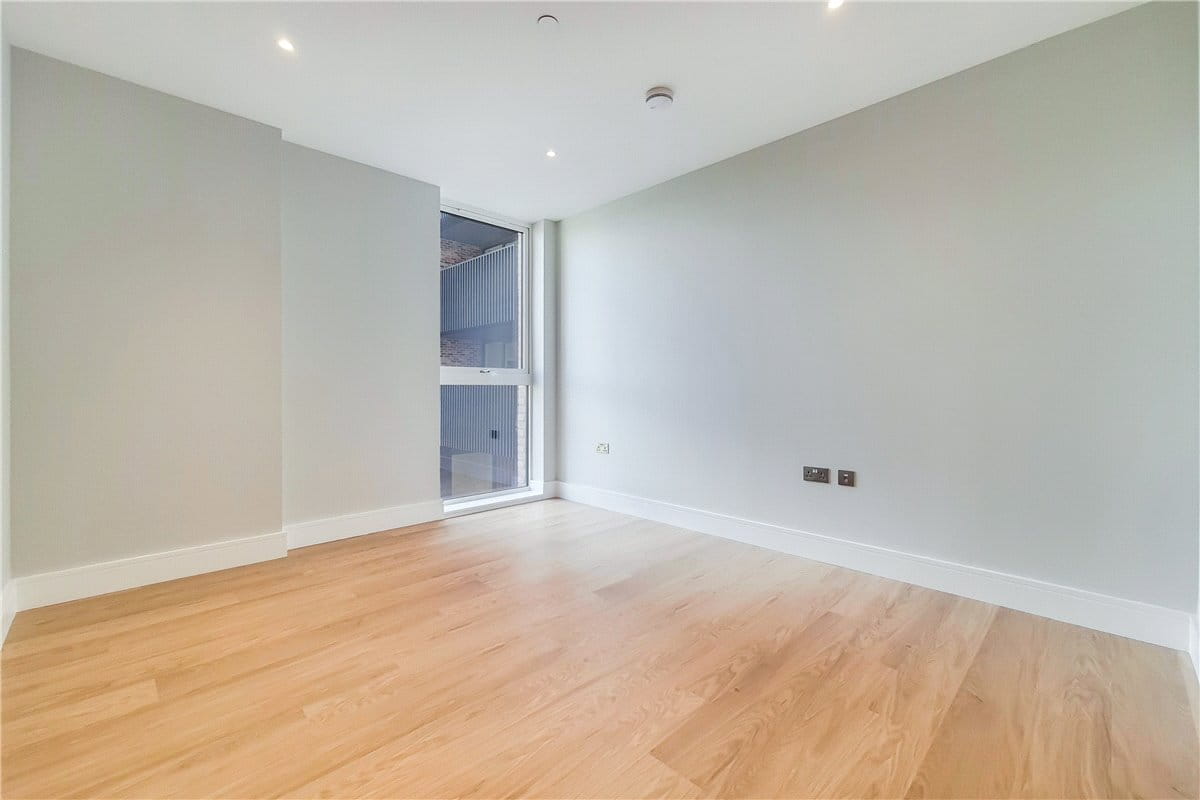 3 bedroom flat, Greyhound Parade, Wimbledon Grounds, London SW17