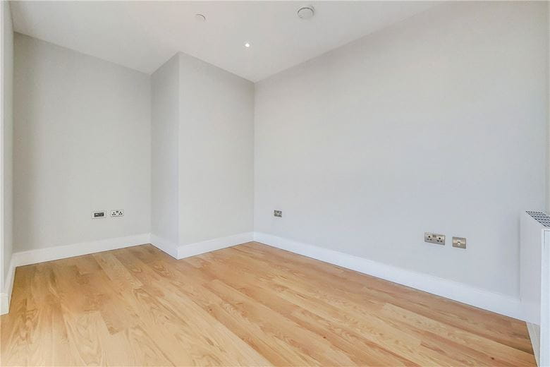 2 bedroom flat, Greyhound Parade, Wimbledon Grounds, London SW17
