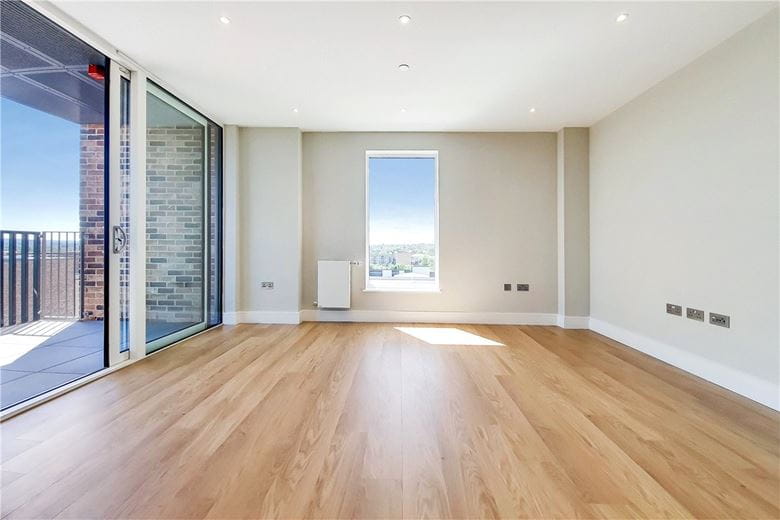 2 bedroom flat, Greyhound Parade, Wimbledon Grounds, London SW17