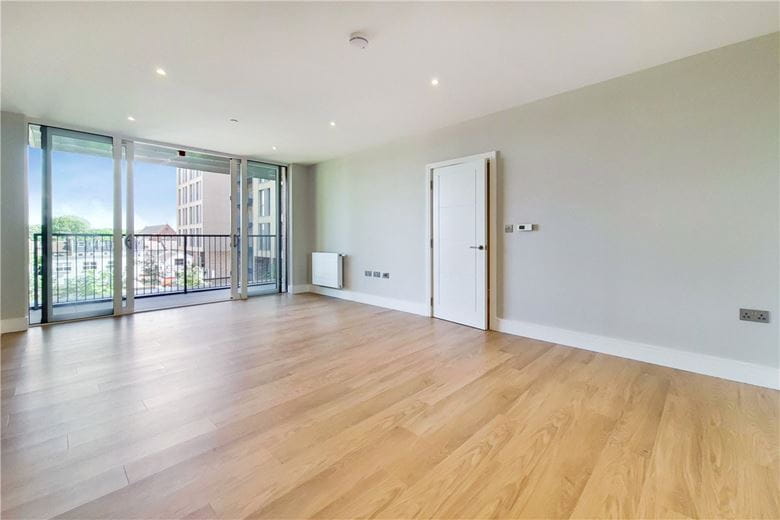 3 bedroom flat, Greyhound Parade, Wimbledon Grounds, London SW17 - Available